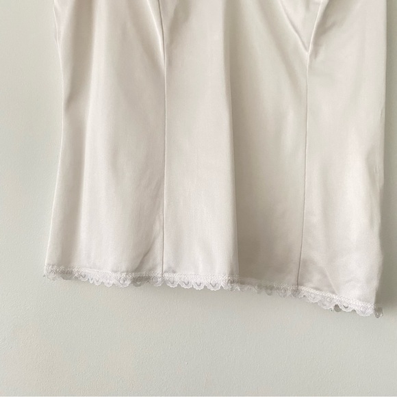 Vintage white silky lace trim tank top - Picture 3 of 7